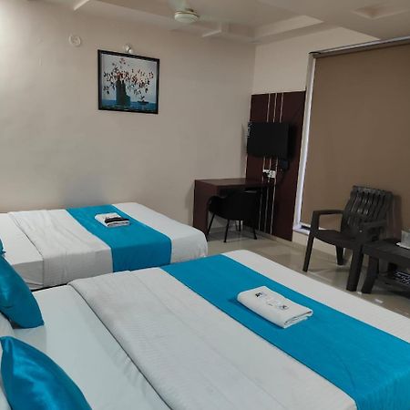 Hotel Raviraj Palace 拉杰果德 外观 照片