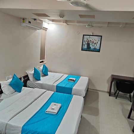 Hotel Raviraj Palace 拉杰果德 外观 照片